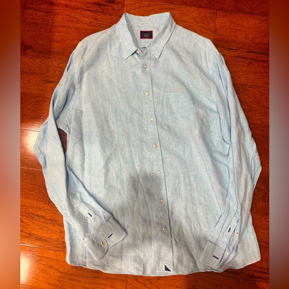 UNTUCKit Light Blue Casual Button Down Shirt. Tall